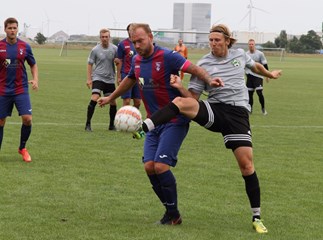 Birk i nærkamp.